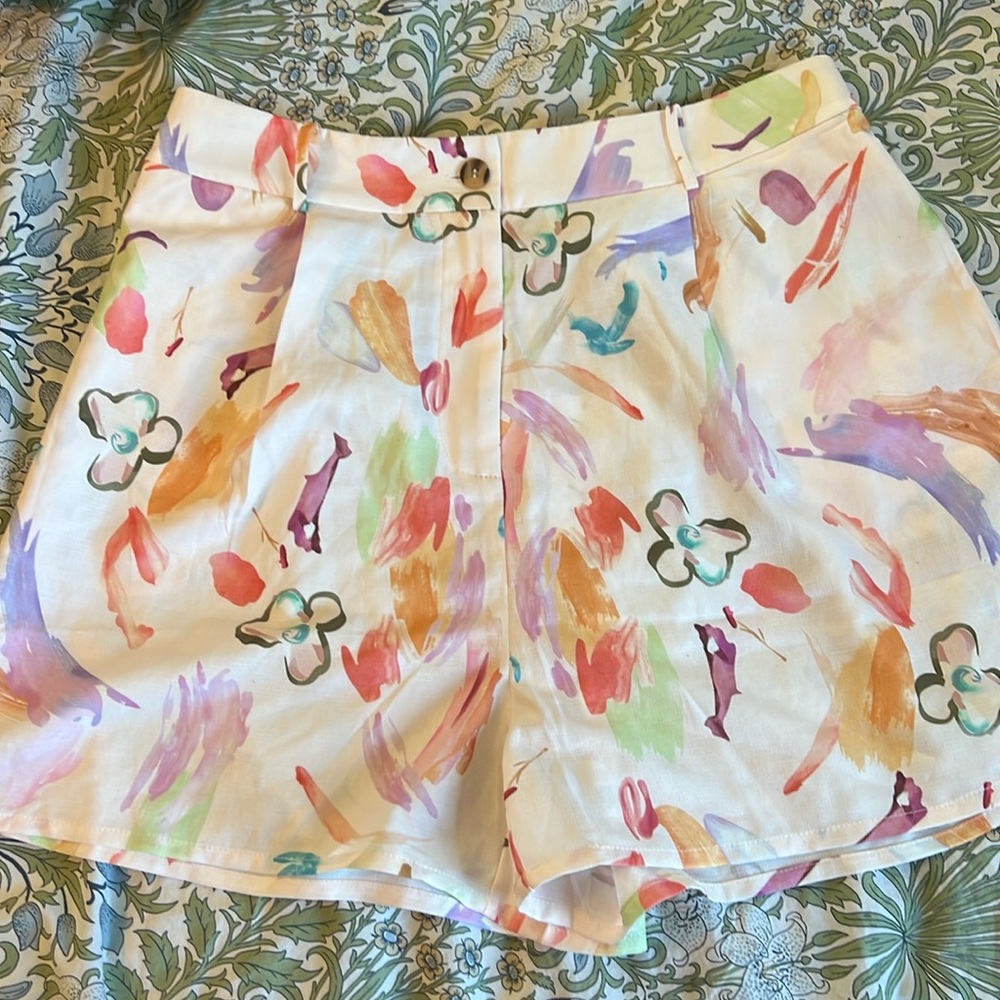 Petal and pup high waisted shorts, NWT